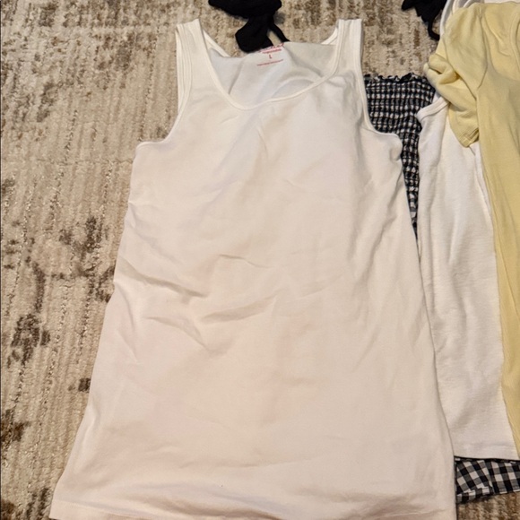 Women's Assorted Color Tops Set - Picture 4 of 7